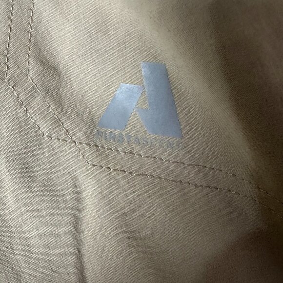 Eddie Bauer First Ascent Capri Pants sz 16 Tall tan Gorpcore Cargo Outdoor - Picture 3 of 8